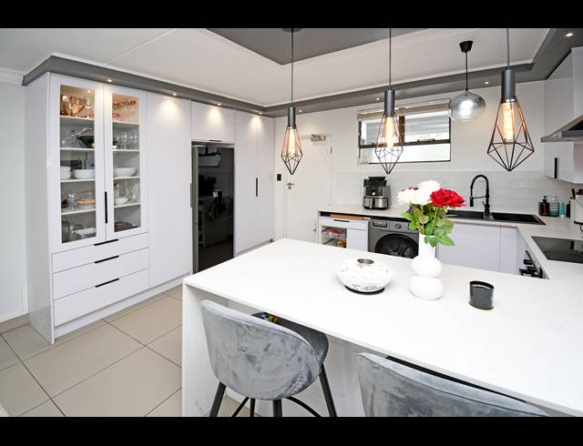 2 BEDROOM APARTMENT FOR SALE IN BROADACRES